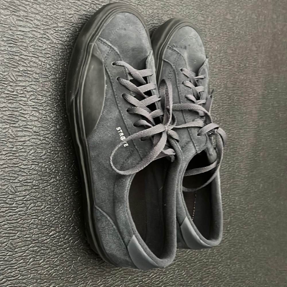 Straye Logan, Carbon color size 12